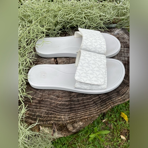 Michael Kors Sandals - Picture 4 of 6